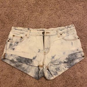 Billabong jean shorts!